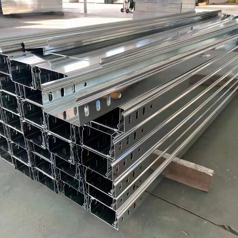 秦皇島槽式電纜橋架廠家 專業生產鍍鋅橋架、鋁合金橋架及配電柜